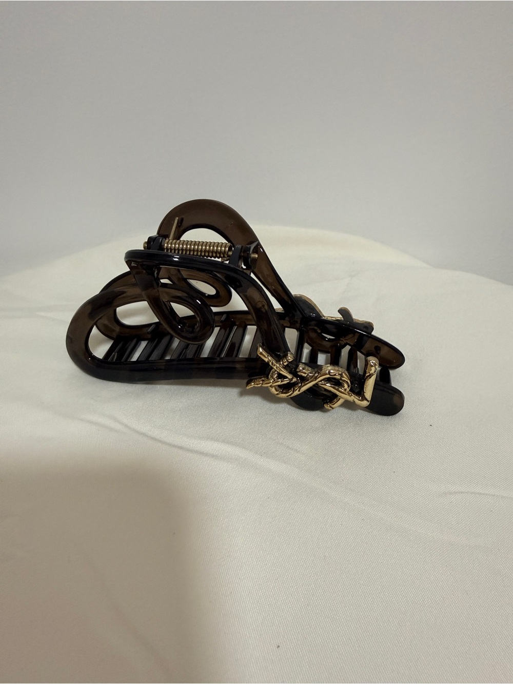 Tortoiseshell Brown Hair Claw Clip with Gold Accent